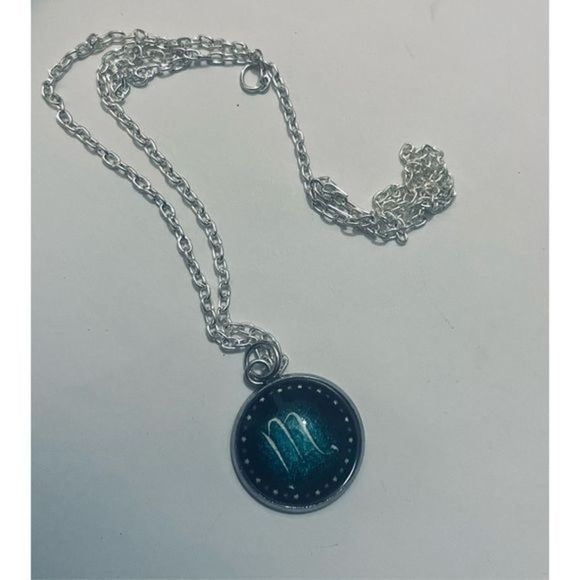 Scorpio glow in THE DARK ZODIAC HOROSCOPE STAR SIGN NECKLACE - Picture 6 of 14